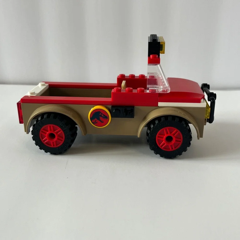 LEGO Jurassic World Off-Road Truck Vehicle Tan Red Jeep‎ Jurassic Park Logo 5.5